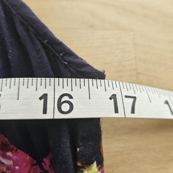 Band of Gypsies Navy Floral Romper Size Medium - Picture 6 of 10